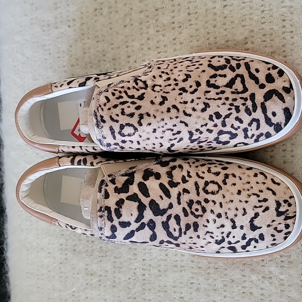 NWT Dolce Vita Sneakers Womens Size 8 Leopard Print Fabric Upper Slip On Shoes